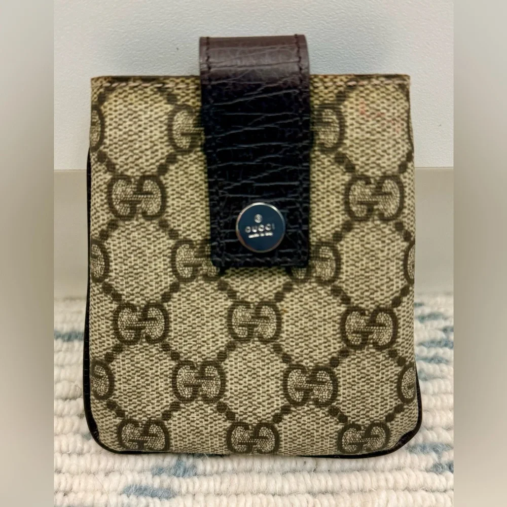 GUCCI Vintage Y2K Rare GG Supreme Monogram Canvas Pouch Snap Case W/ Carabiner
